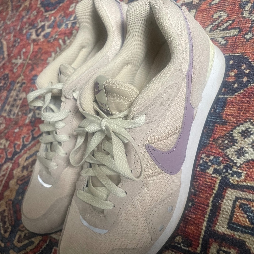 Nike Venture Runners